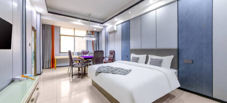 骏龙电影酒店(海口友谊南海城滨濂夜市店)图片