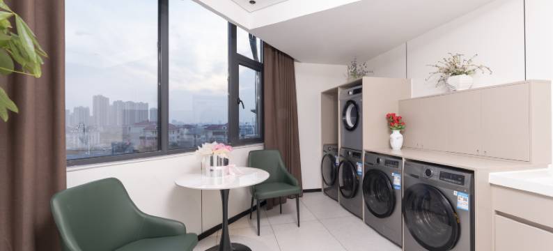 蜜桃水晶酒店(无锡火车站靖海地铁站店)图片