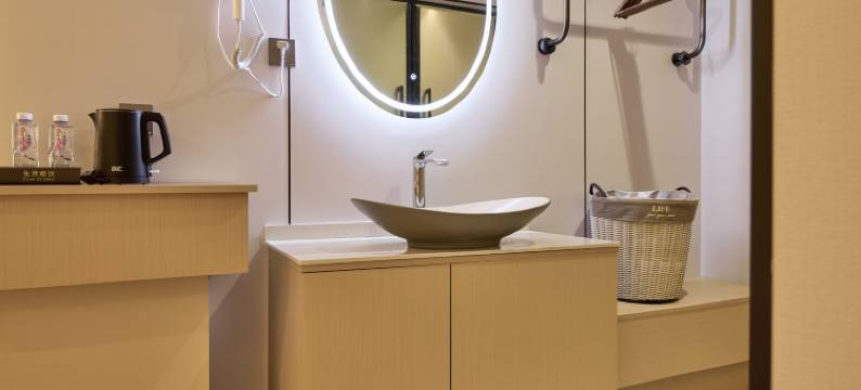 厦门·欧漫｜Soong·CinemaBathtub设计酒店(集美灌口万达广场店)图片