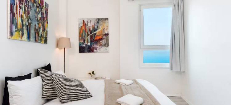 Luxury 2BR Apt w Balcony 2 min Walk from Beach图片