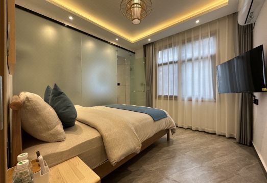 Yifangyan · Zen Luxury Homestay (Fenghuang Ancient Town Hongqiao) Hotel Overview