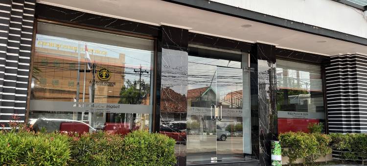 雷兹皇宫酒店(Riez Palace Hotel)图片