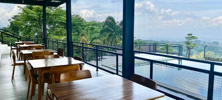 阿扎纳酒店系列的特宾景观豪华露营(Tebing View Glamping, Azana Hotels Collection)图片