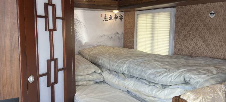赛里木湖星空房车民宿图片