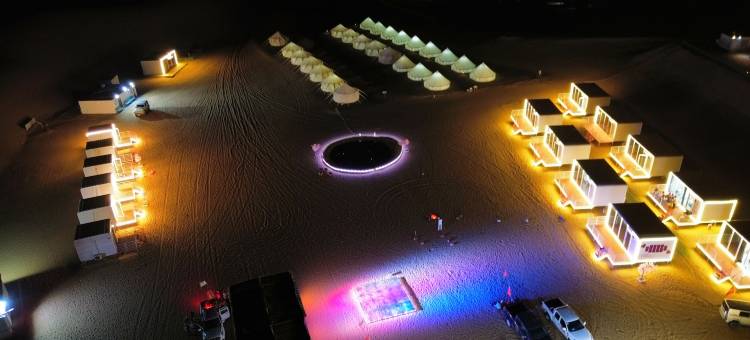 中卫漠野沙海露营地图片