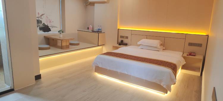 阳春炜富商务酒店图片