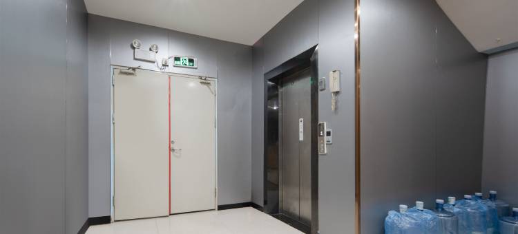 小鹿辰客酒店(广州鹤洞地铁站店)图片