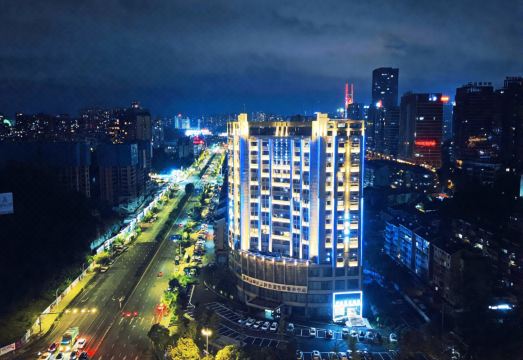 万纳夏圆酒店（观山湖林城西路地铁站店）外景图