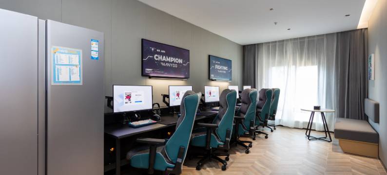 网鱼电竞酒店(上海外滩豫园店)图片