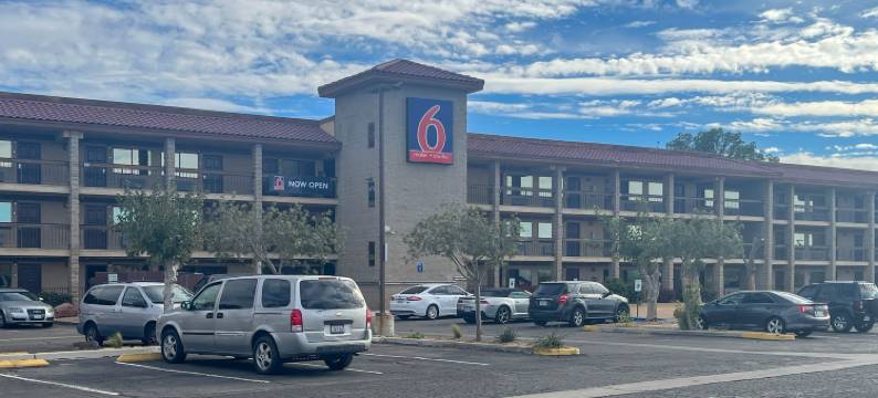 MOTEL 6 维克多维尔绿树大道(Motel 6 Victorville Green Tree Blvd)图片