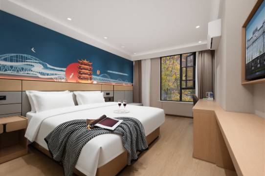 云际酒店(左岭新城店)