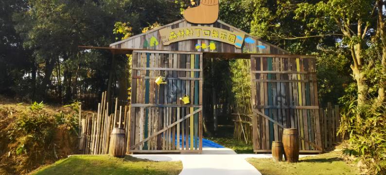 游垫古村太空舱民宿图片