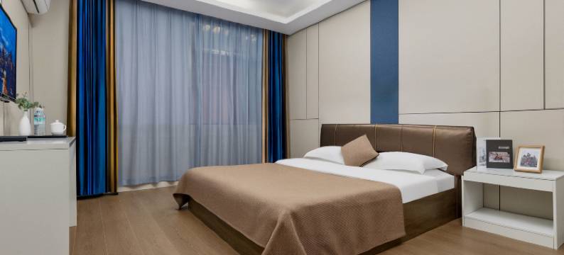 天悦假日酒店(荔波邓恩铭广场美食街店)图片