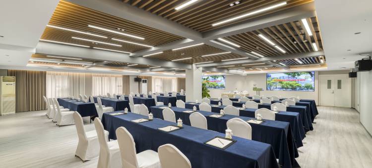 安吉国际假日酒店(九州昌硕广场店)图片