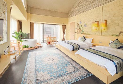 Juzhiju Designer B&B (Xinxing Zen Town Branch)Hotel Overview