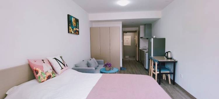 云莱小筑公寓(大连北站体育中心店)图片