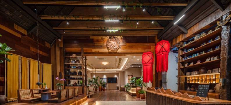 西双版纳雨林万象酒店(告庄星光夜市店)图片