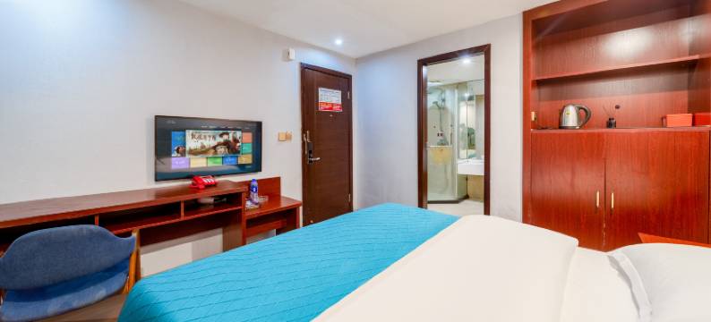 腾龙湾柏悦酒店(花溪公园十里河滩店)图片