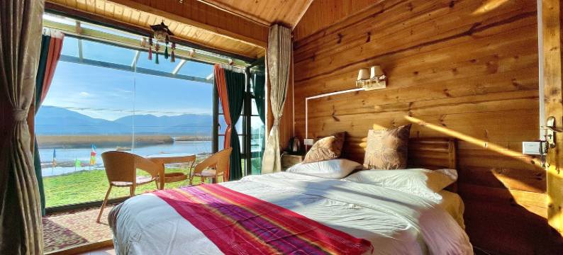 泸沽湖洛洼半岛客栈图片