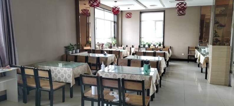 鑫鼎商务宾馆(敦化高铁站店)图片