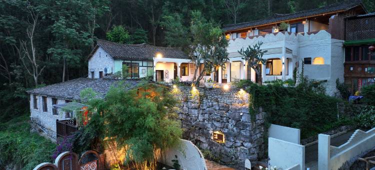 万峰林事无花径民宿图片