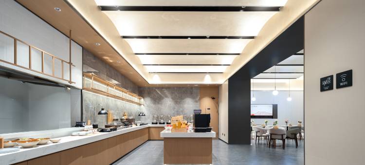 衢州龙游凤翔洲公园荣昌大道亚朵酒店图片