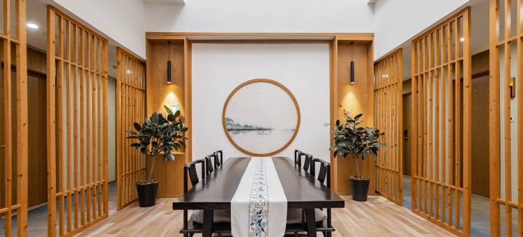 江阴龙砂琥珀酒店(中山公园地铁站店)图片