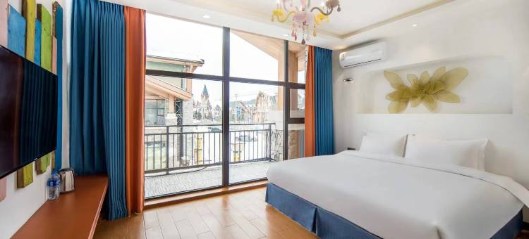 衣衣温泉客栈(长白山西景区旅游服务中心店)图片