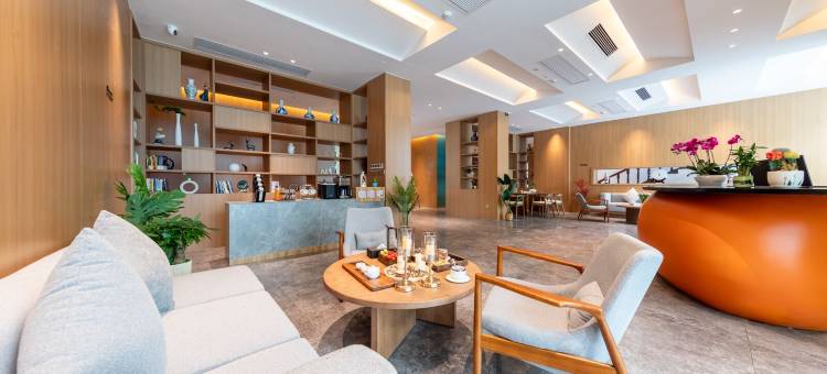 鑫际洲温泉酒店(腾越大商汇店)图片