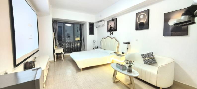 金色阳光国际公寓(广州番禺万达广场南村万博地铁站店)图片