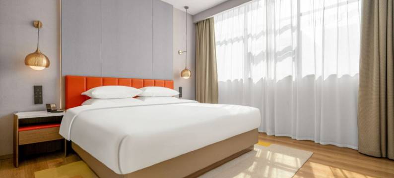  枫林晚酒店(海南政法学院店)图片