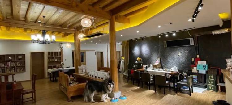 香格里拉中隐供氧精品客栈(独克宗古城店)图片