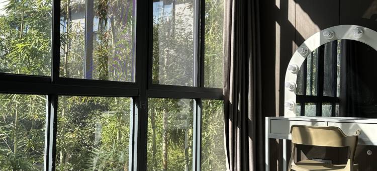 草野自由青年旅社(景德镇人民广场陶阳里景区店)图片