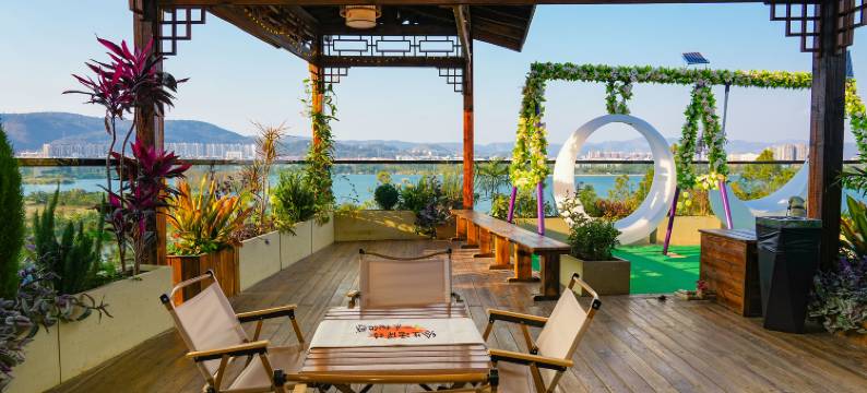 弥勒忆湖河畔民宿(湖泉生态园红河水乡店)图片