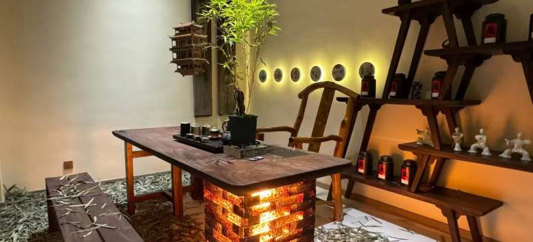 云此间私汤民宿(峨眉山报国寺景区店)图片