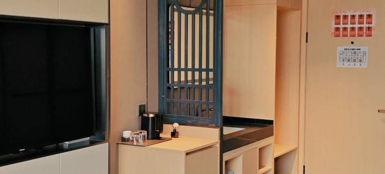 和硕恺伦酒店(二十四团中学店)图片
