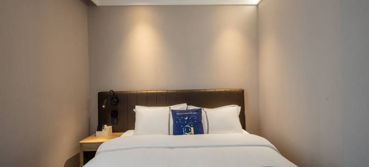 禧悦假日酒店(青岛栈桥火车站店)图片