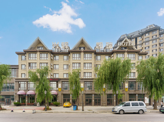 大连兴辉凯瑞酒店(普兰店万达广场店)