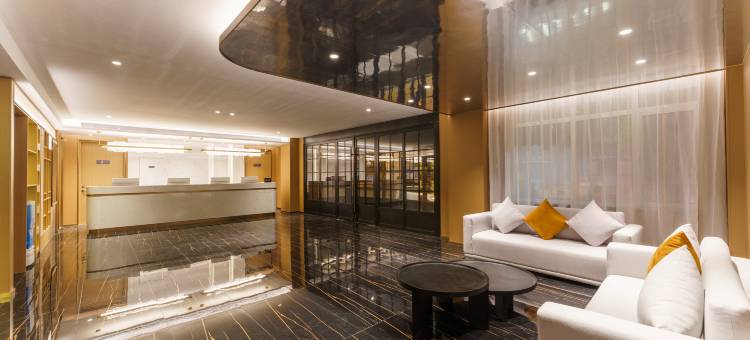 白玉兰酒店(锦州凌海九华山公园店)图片