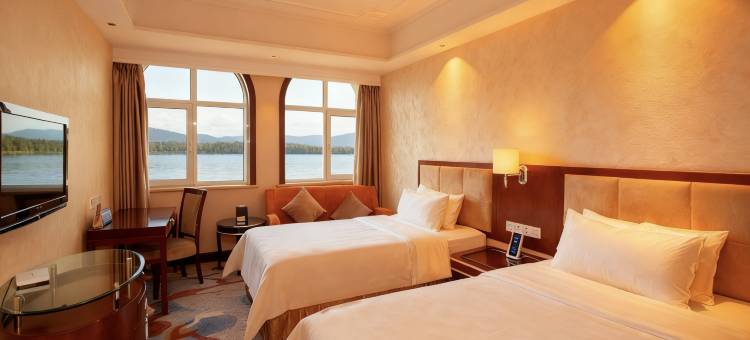 蓝海钧华大饭店(滨州白鹭湖湿地公园店)图片