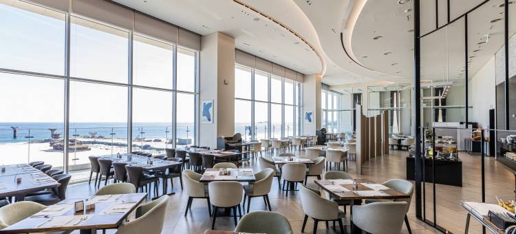 瑞娜布露索尔海滩酒店(Renebleu by Sol Beach)图片