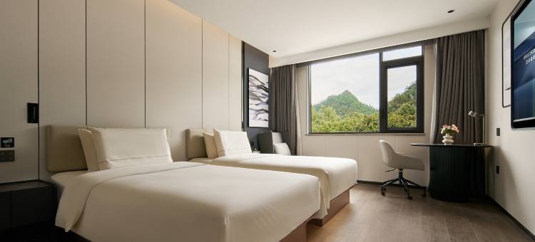 贵阳十里河滩花溪公园地铁站亚朵酒店图片