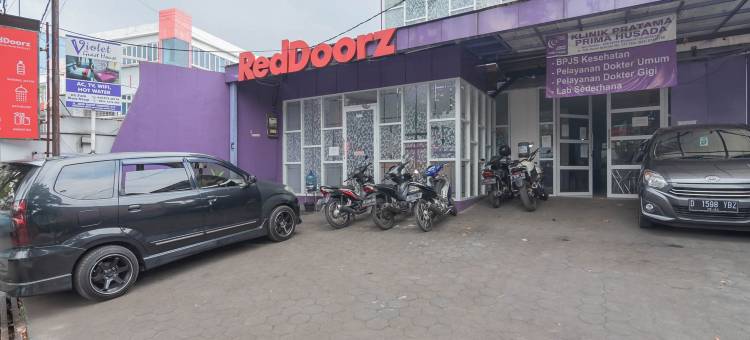红多兹酒店-万隆加托特苏布罗托街3号(RedDoorz @ Gatot Subroto Street Bandung 3)图片