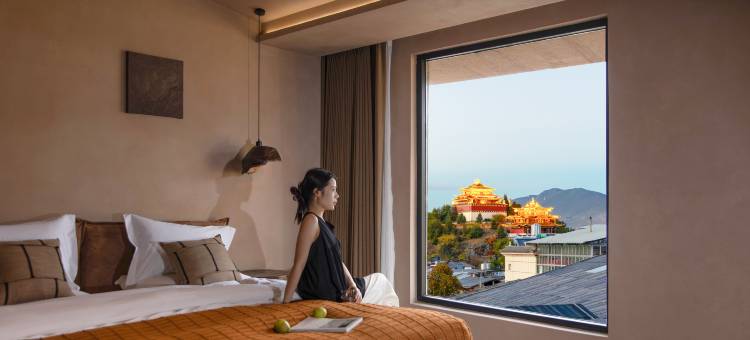 香格里拉无夏而立设计师民宿(独克宗古城店)图片