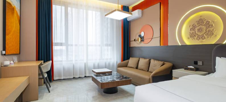 羅蘭·轻居图片