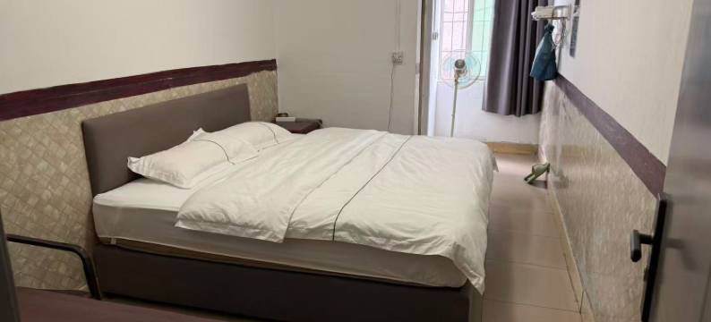 鸿瑞公寓(三中路店)图片