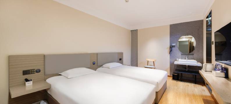 前门观旗宾馆(北京前门地铁站店)图片