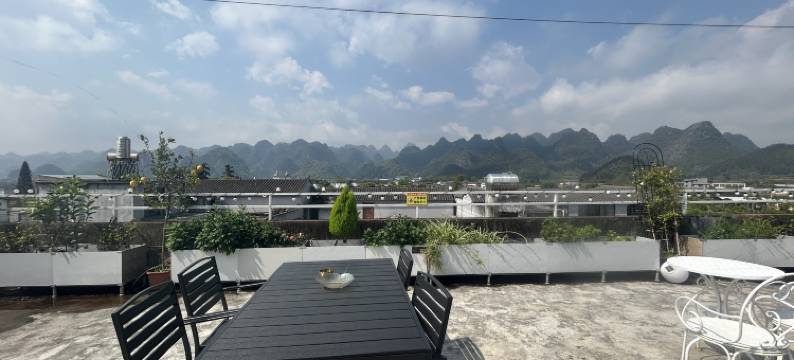 万峰林沁芳园客栈图片