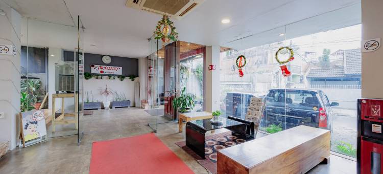 红多兹Plus酒店-近亚非3号(RedDoorz Plus near Asia Afrika 3)图片