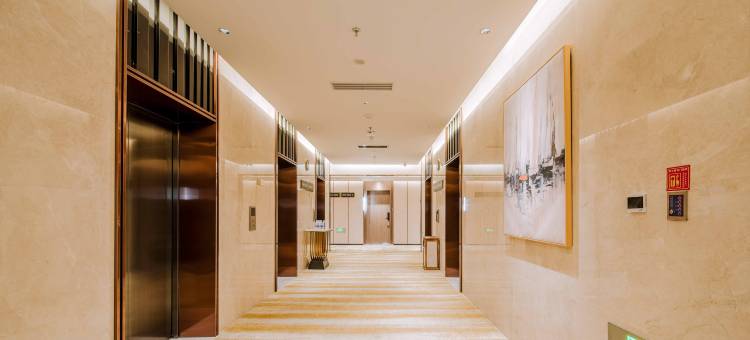青岛澜海大酒店(董家口高铁站店)图片